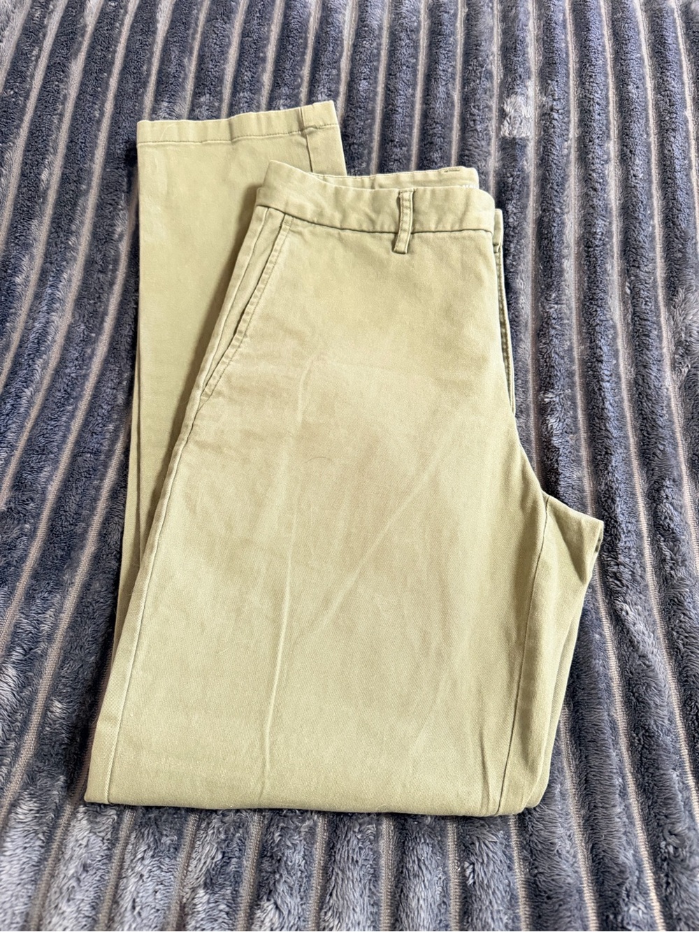 Old Navy Men's Olive Chinos